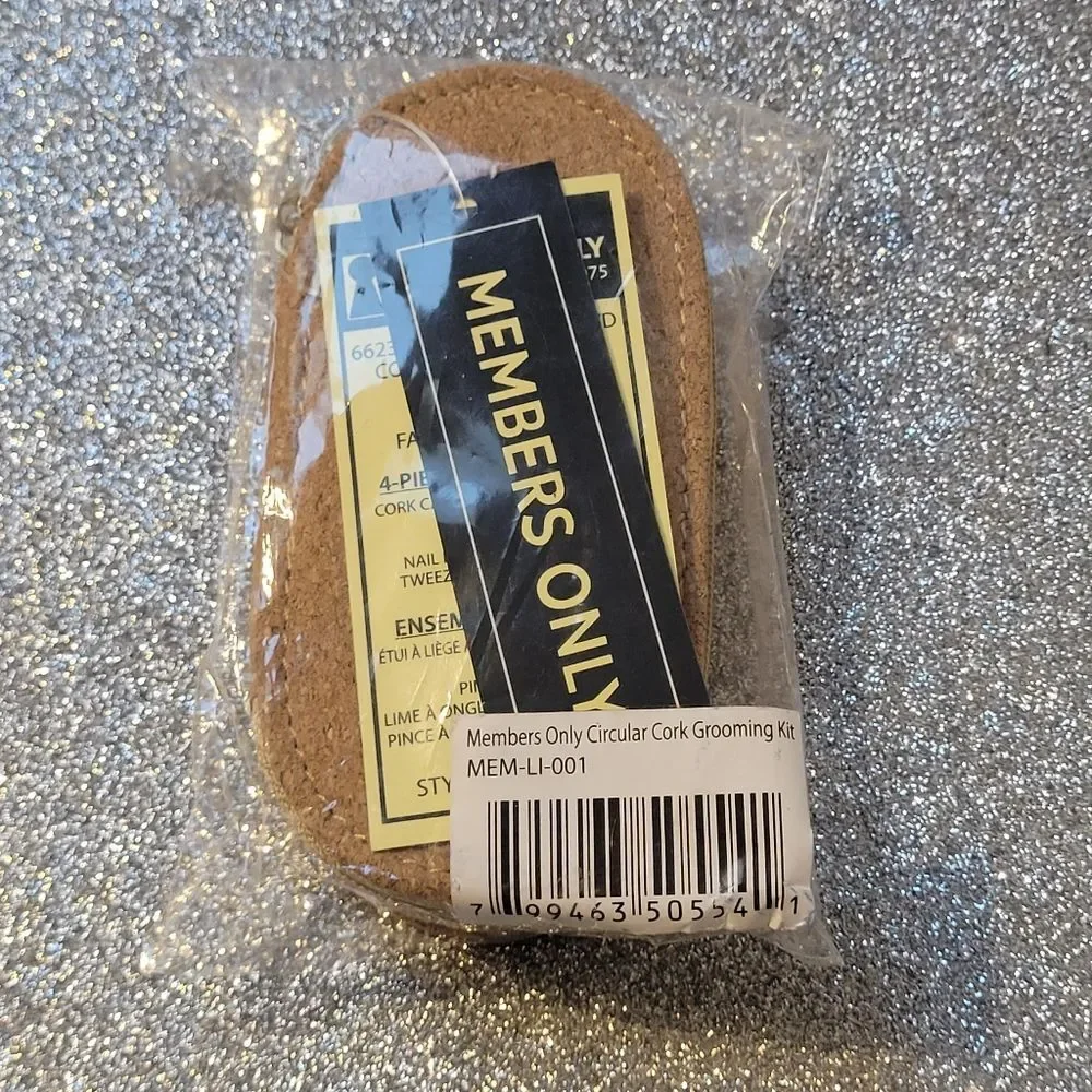 Members Only Circular Cork Grooming Kit 4 Piece Set in Zip Pouch Unisex New OOS